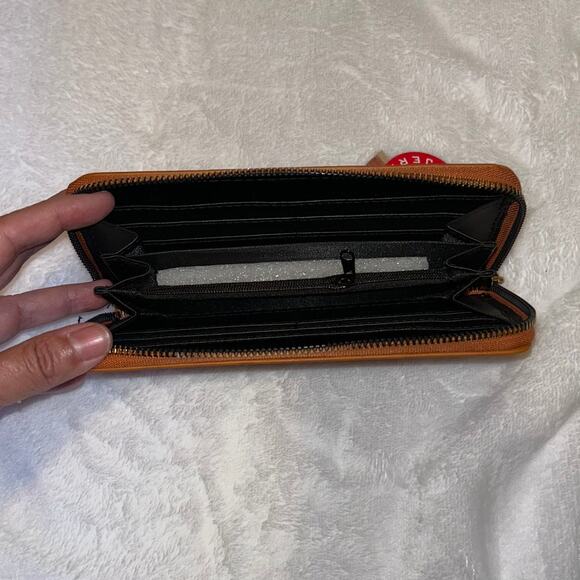 Alien Fresh Jerky Wallet Faux Leather - Picture 4 of 9